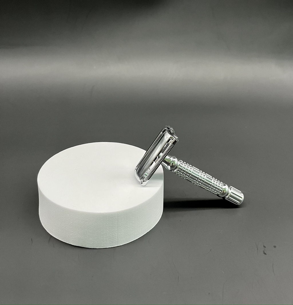 Twist Open Vintage Safety Razor for Men's Grooming